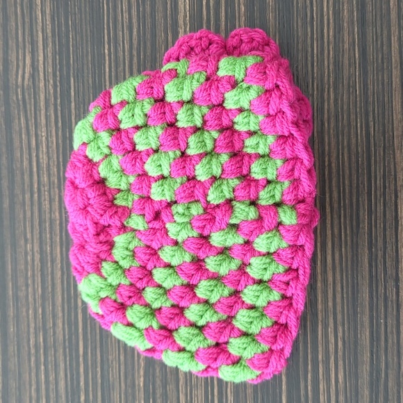 Newborn knitted colorful hat - perfect for photoshoots - Picture 2 of 5